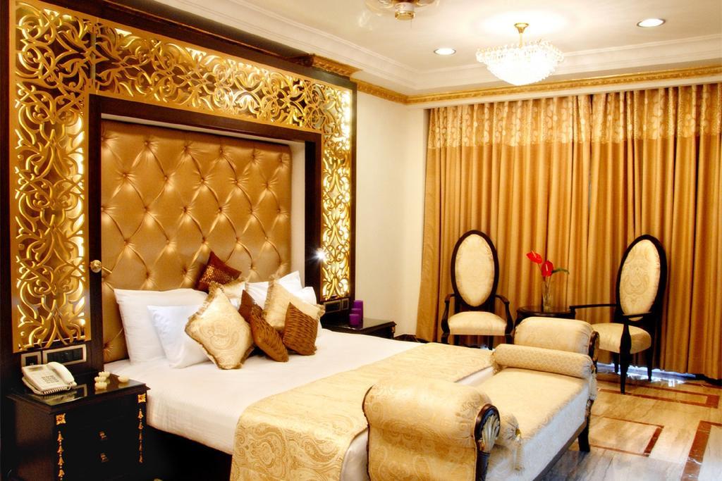 Hotel New Walnut Castle Paharganj ภายนอก รูปภาพ