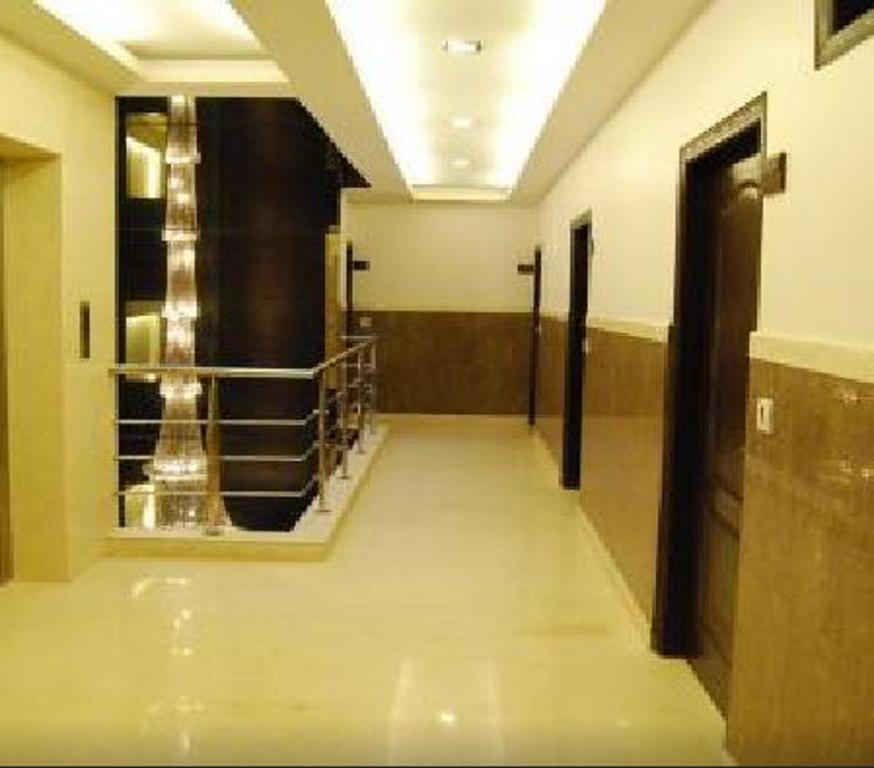 Hotel New Walnut Castle Paharganj ภายนอก รูปภาพ
