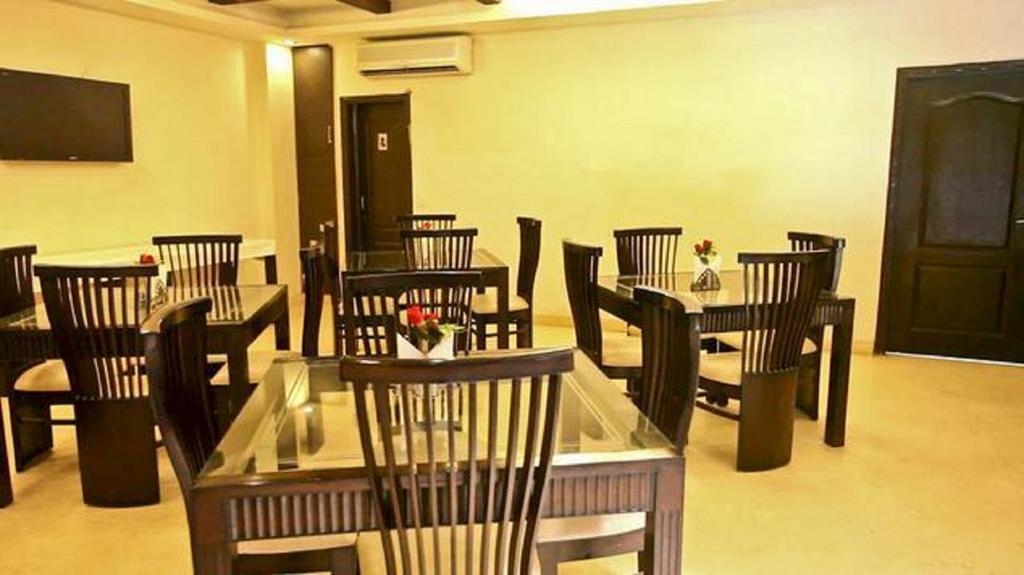 Hotel New Walnut Castle Paharganj ภายนอก รูปภาพ