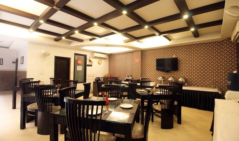 Hotel New Walnut Castle Paharganj ภายนอก รูปภาพ