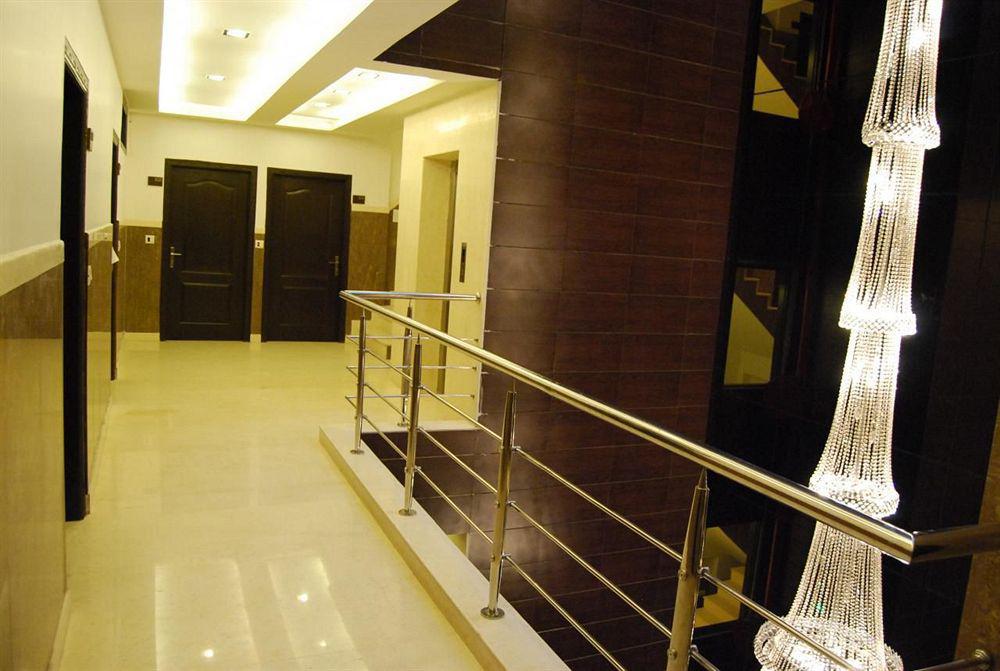 Hotel New Walnut Castle Paharganj ภายใน รูปภาพ